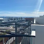 شقة Tranquil Sunny With Private Rooftop *